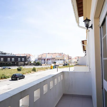 Semesterbostad House *